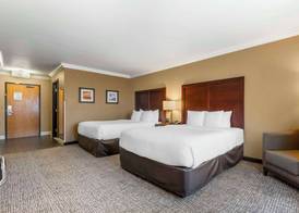 Comfort Inn & Suites Redwood Country 5