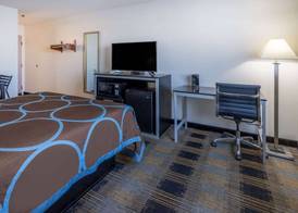 Super 8 by Wyndham Villa Rica 3