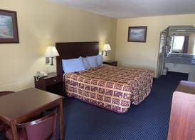 Gun Barrel Executive Inn 4