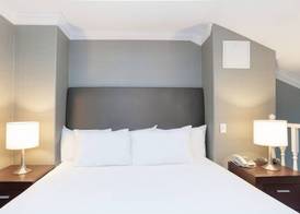 Sandman Hotel & Suites Vancouver Airport 3