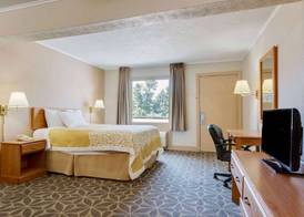 Days Inn by Wyndham Fairmont 4