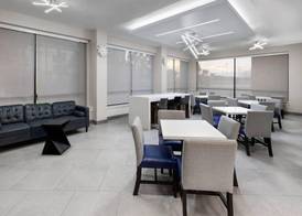 La Quinta Inn & Suites by Wyndham Houston Stafford Sugarland 3