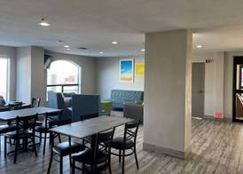 Days Inn by Wyndham Dallas Garland West 4