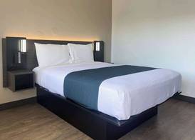 Motel 6 Tulare, CA 3