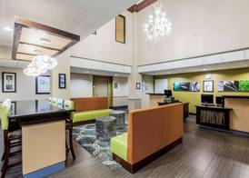 La Quinta Inn & Suites by Wyndham Pasadena 3