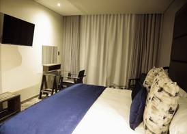 Blueberry Hill Hotel 4