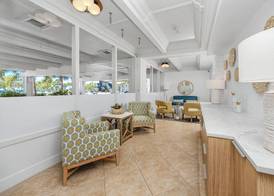 Best Western Plus Yacht Harbor Inn 4