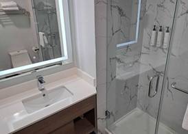Comfort Hotel Vancouver Airport 5