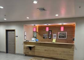 Country Inn & Suites by Radisson, Elgin, IL 5