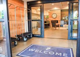 Country Inn & Suites by Radisson, Chester, VA 2