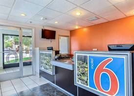 Motel 6 Pinole, CA 2