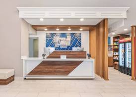 Holiday Inn Express & Suites BLOOMINGTON - NORMAL by IHG 5