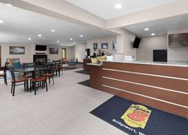 Super 8 by Wyndham Bridgeport/Clarksburg Area 2