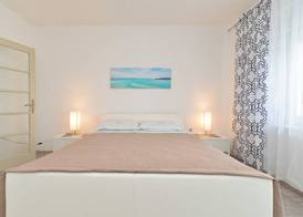 Apartment 1601 4
