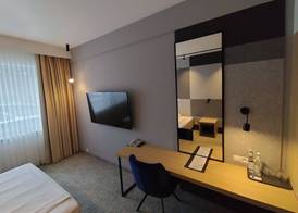Grape Town Hotel - Park79 5