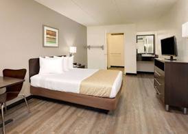 Travelodge by Wyndham College Park 4