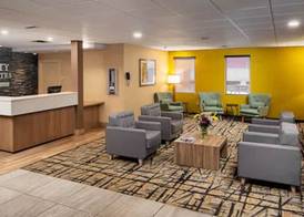 Quality Inn & Suites Windsor - Downtown 4