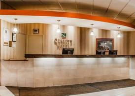 Quality Hotel & Suites At The Falls 4