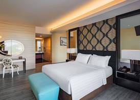 Mercure Padang 4