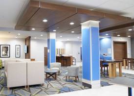 Holiday Inn Express & Suites DALLAS MARKET CTR - LOVE FIELD by IHG 2