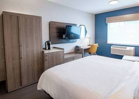 Holiday Inn Express OAKDALE by IHG 2