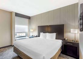 Best Western Plus Philadelphia-Pennsauken Hotel 4