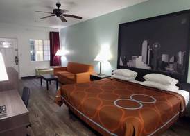 Scottish Inns & Suites Forney 4