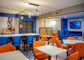 La Quinta Inn & Suites by Wyndham Fayetteville I-95 4