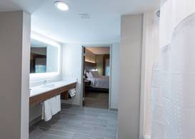 Holiday Inn Express & Suites ARLINGTON NORTH – STADIUM AREA by IHG 3