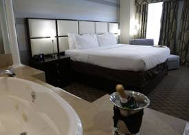 Holiday Inn PLAINVIEW-LONG ISLAND by IHG 5