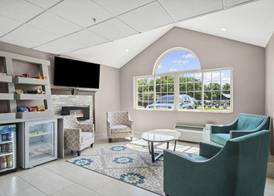Sonesta Essential Hotels & Suites Kansas City/Blue Springs 2