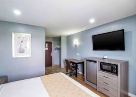 Rodeway Inn & Suites Port Arthur - Groves 4
