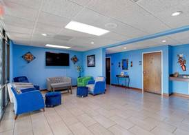 SureStay Hotel by Best Western Lenoir City 4