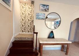 The Independent Inn 4