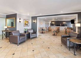 La Quinta Inn by Wyndham Cleveland Independence 3