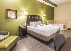 La Quinta by Wyndham Dallas Grand Prairie South 5