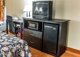 Econo Lodge Burlington I-40 4