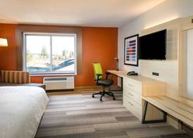 Holiday Inn Express & Suites BEND SOUTH by IHG 4