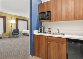Holiday Inn Express & Suites SACRAMENTO AIRPORT NATOMAS by IHG 5