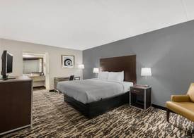 Quality Inn & Suites Easley - Greenville 5