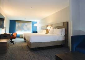 Holiday Inn Express & Suites SMITHFIELD - SELMA I-95 by IHG 4