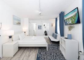 Art Deco Ocean Walk Apartments 3