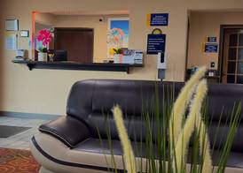 Days Inn & Suites by Wyndham Kaukauna WI 5