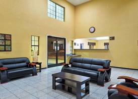 Super 8 by Wyndham San Antonio/Riverwalk Area 4
