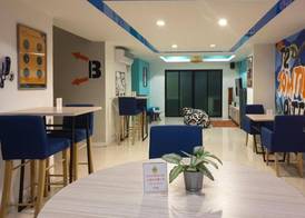 Jomtien Beach Sleep Inn - Steps from Beach & Market 4