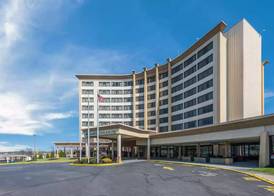 Clarion Hotel & Suites 5