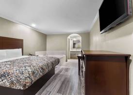 Americas Best Value Inn Houston Heights at I-45 3