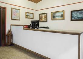 Knights Inn Boardman 3