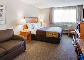 Quality Inn Kirkland 3
