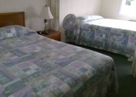VILLAGE GREEN MOTEL 4